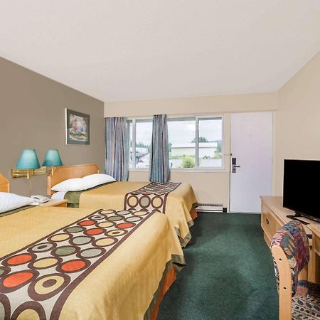 Hotel Super 8 By Wyndham Quesnel Bc Exterior foto