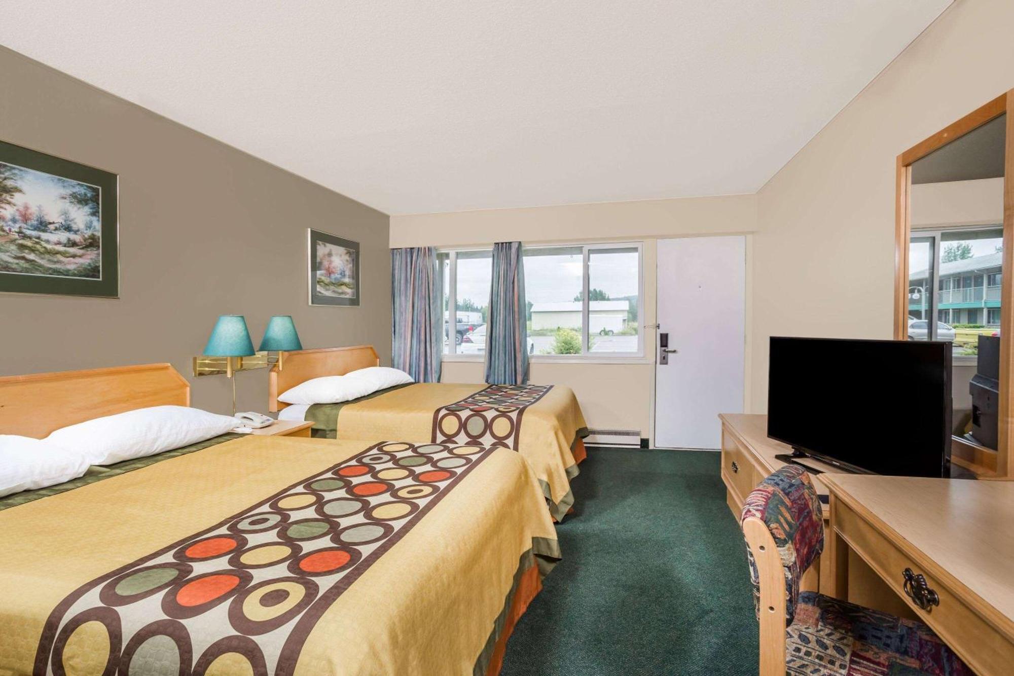 Hotel Super 8 By Wyndham Quesnel Bc Exterior foto