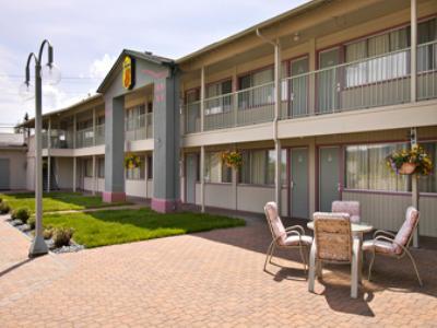 Hotel Super 8 By Wyndham Quesnel Bc Exterior foto